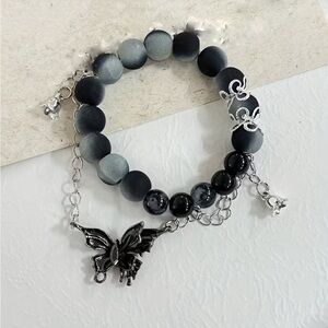 A Black Butterfly Gradient Ink Color Beaded Explosion Flower Bracelet